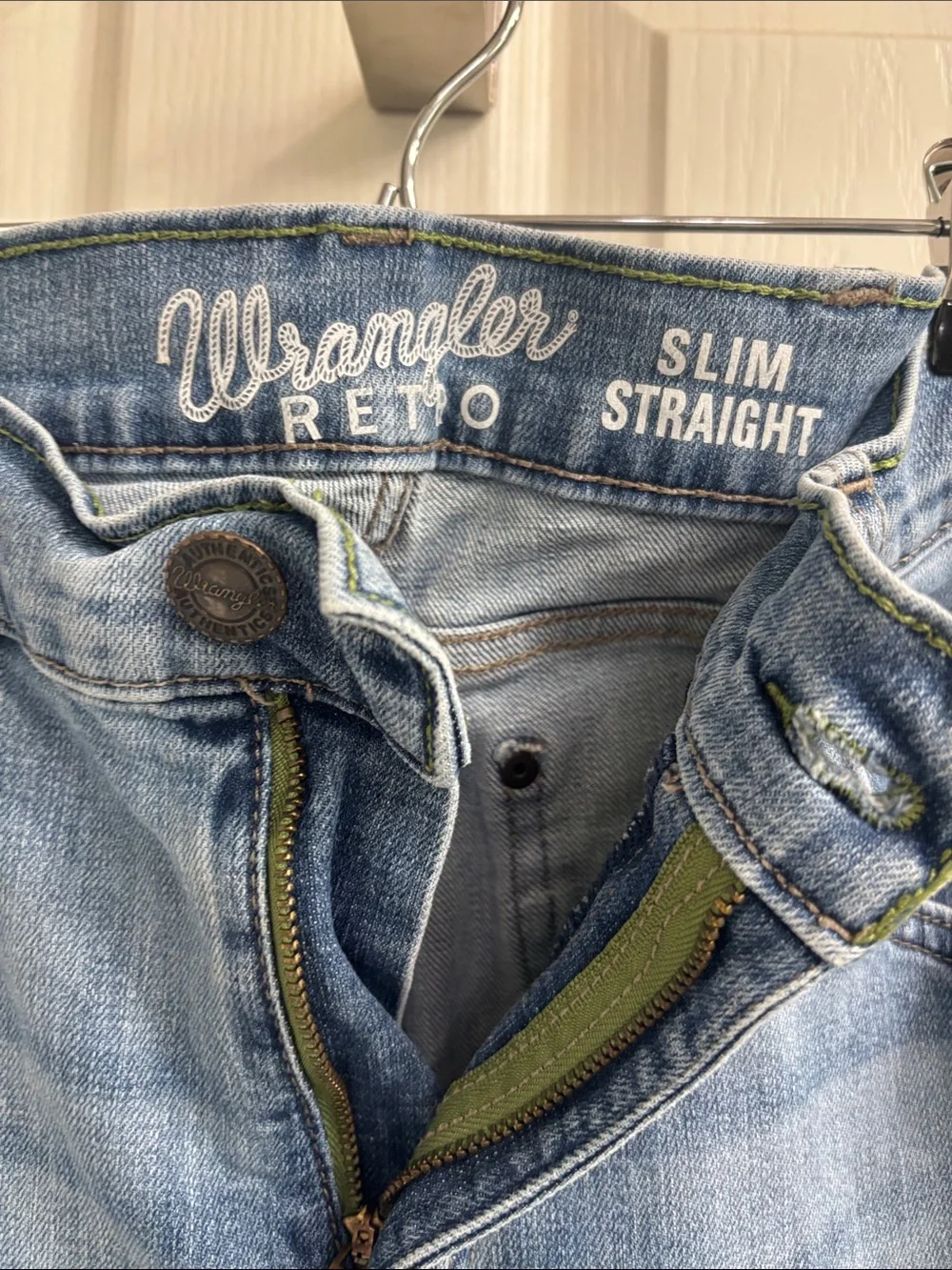 Wrangler Retro Slim Straight - Light Blue Jeans -Size 29W x 30L